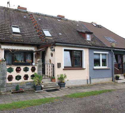 Jetzt neu: Haus zum Kauf in Schönfeld